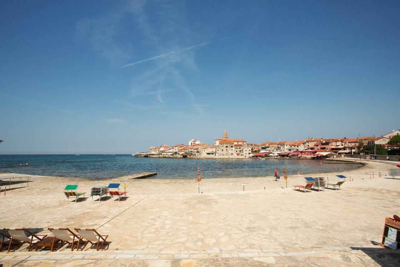 Downtown Beach Apartments Umag Eksteriør billede